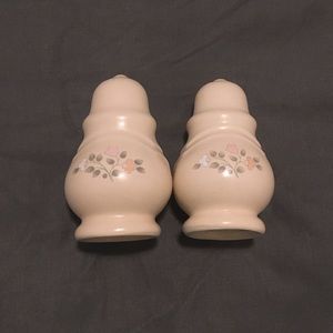 Vintage Pfaltzgraff Remembrance S&P Shakers